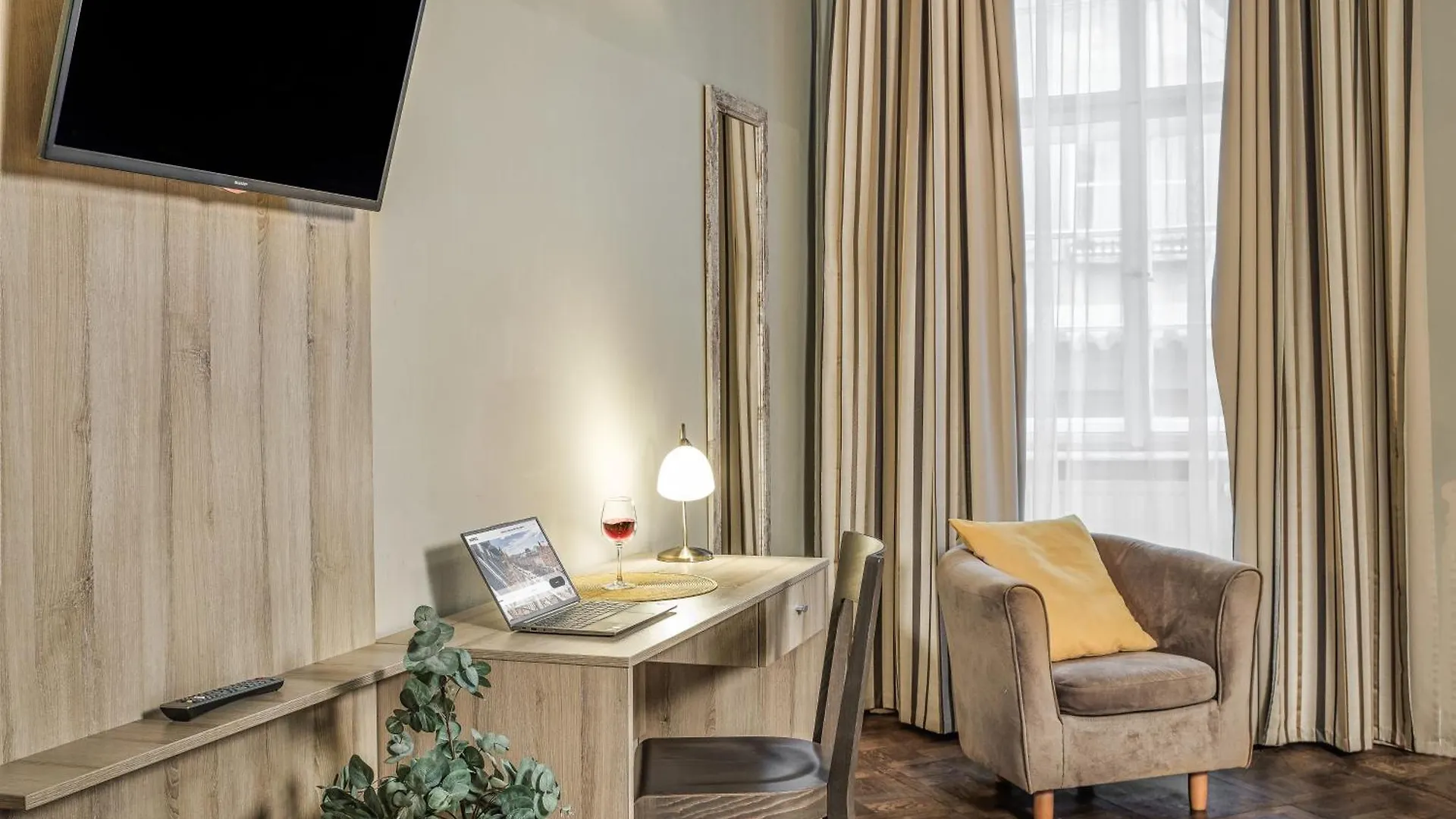 Hotel 