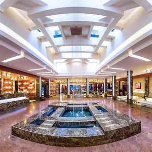 Grand Majestic فندق