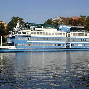 Hotel en barco Vodnik, Praga